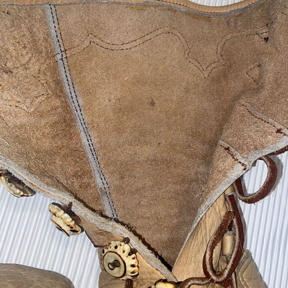 Custom Moccasin boots antler button lace closure Native American bead work 7.5 - Picture 8 of 14